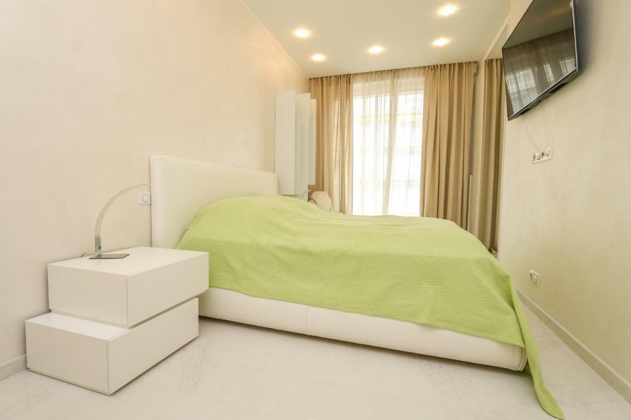 Seafront Modern Apartment Nice Buitenkant foto