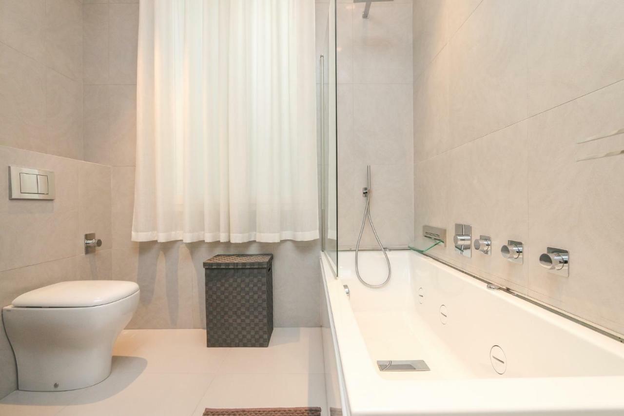 Seafront Modern Apartment Nice Buitenkant foto
